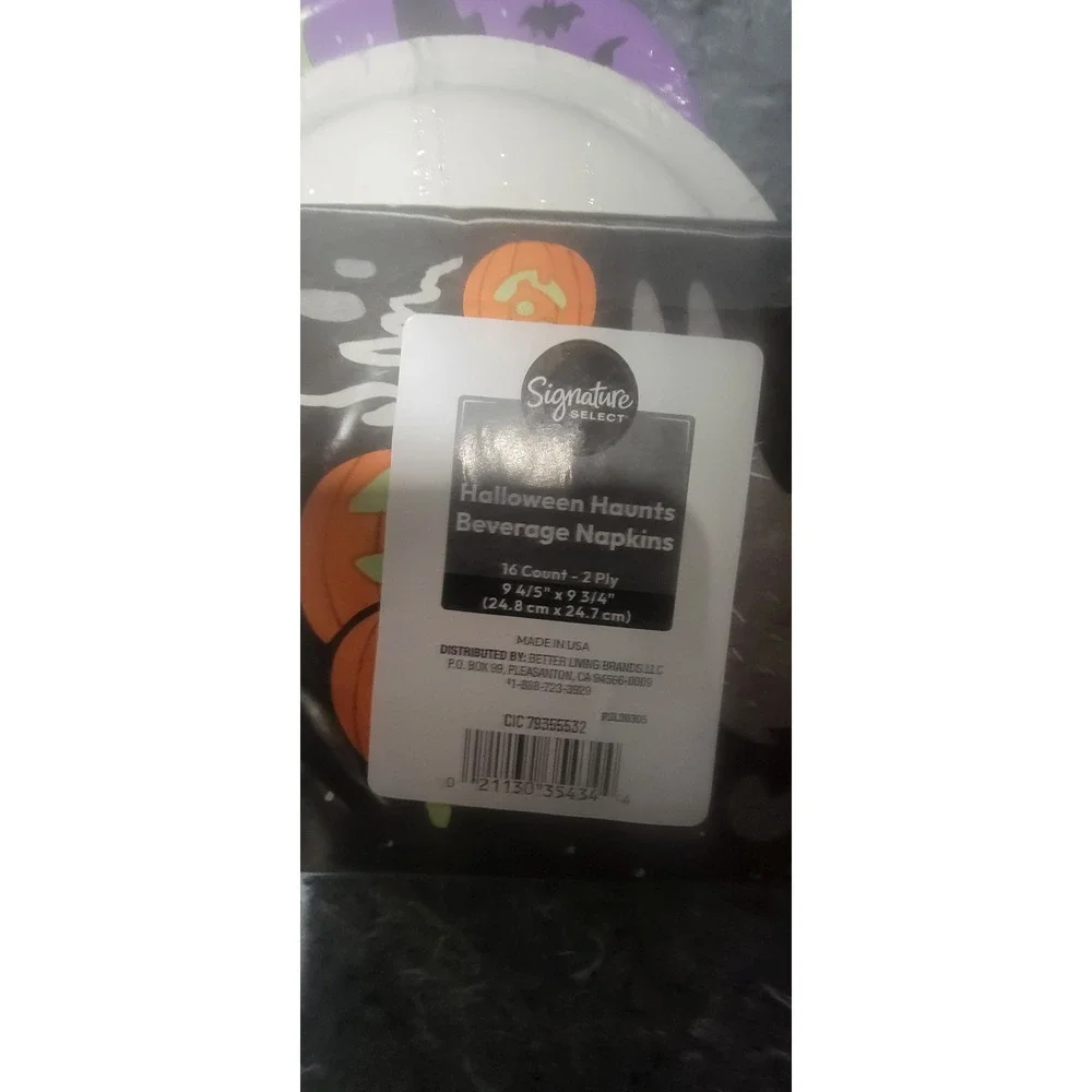 Halloween 2 sets of Plates, 2 sets of MD napkins, and 1 pkg‎ napkins